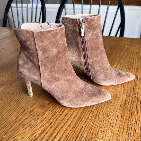⭐️ Steven by Steve Madden Leiland Chestnut Suede Pointy Toe Ankle Booties Sz 5.5 - Picture 2 of 9